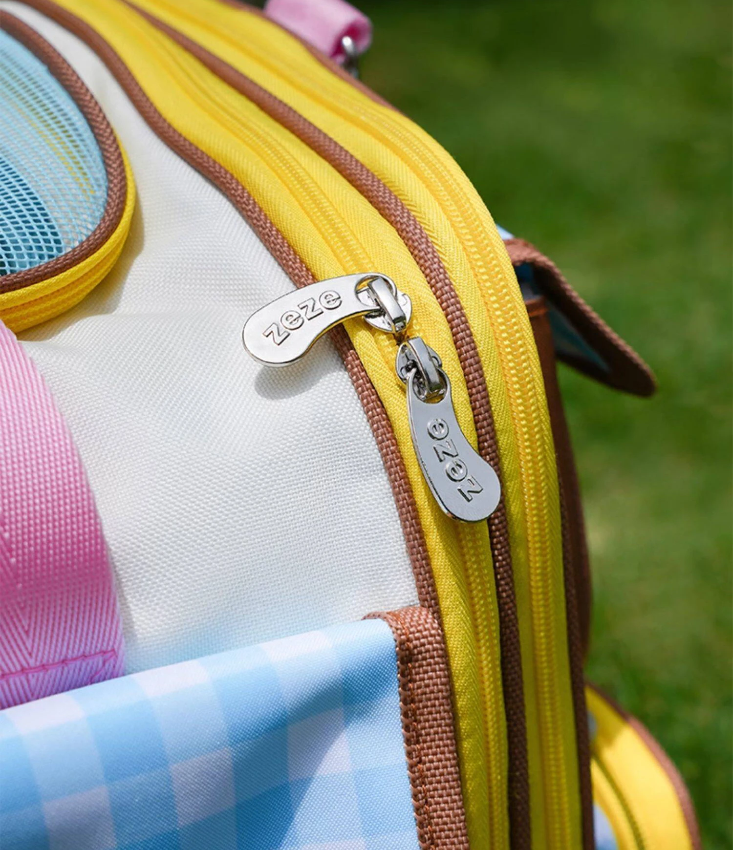 Mochila expandida para uso en vehículo