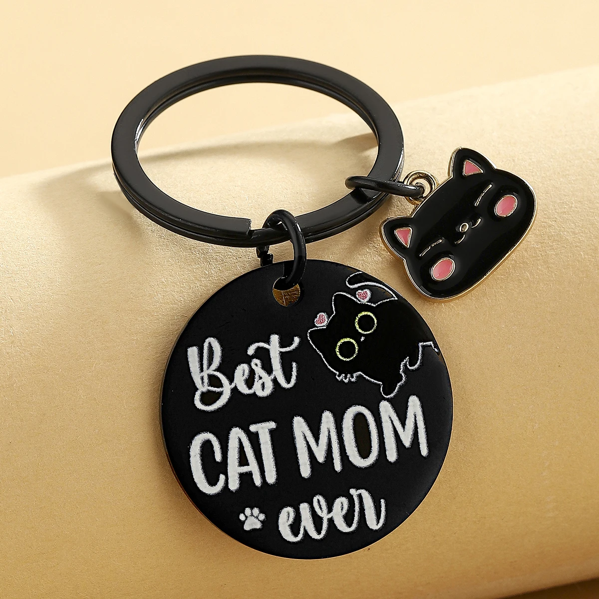 Llavero gato negro detalle 3