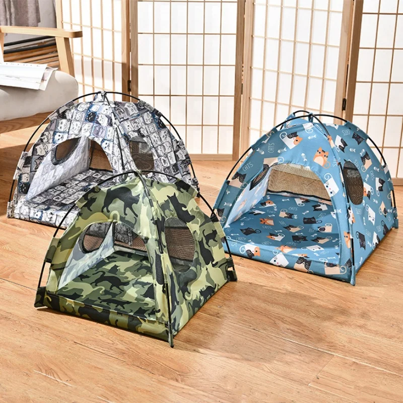 Tienda desplegada con estera fresca en interior