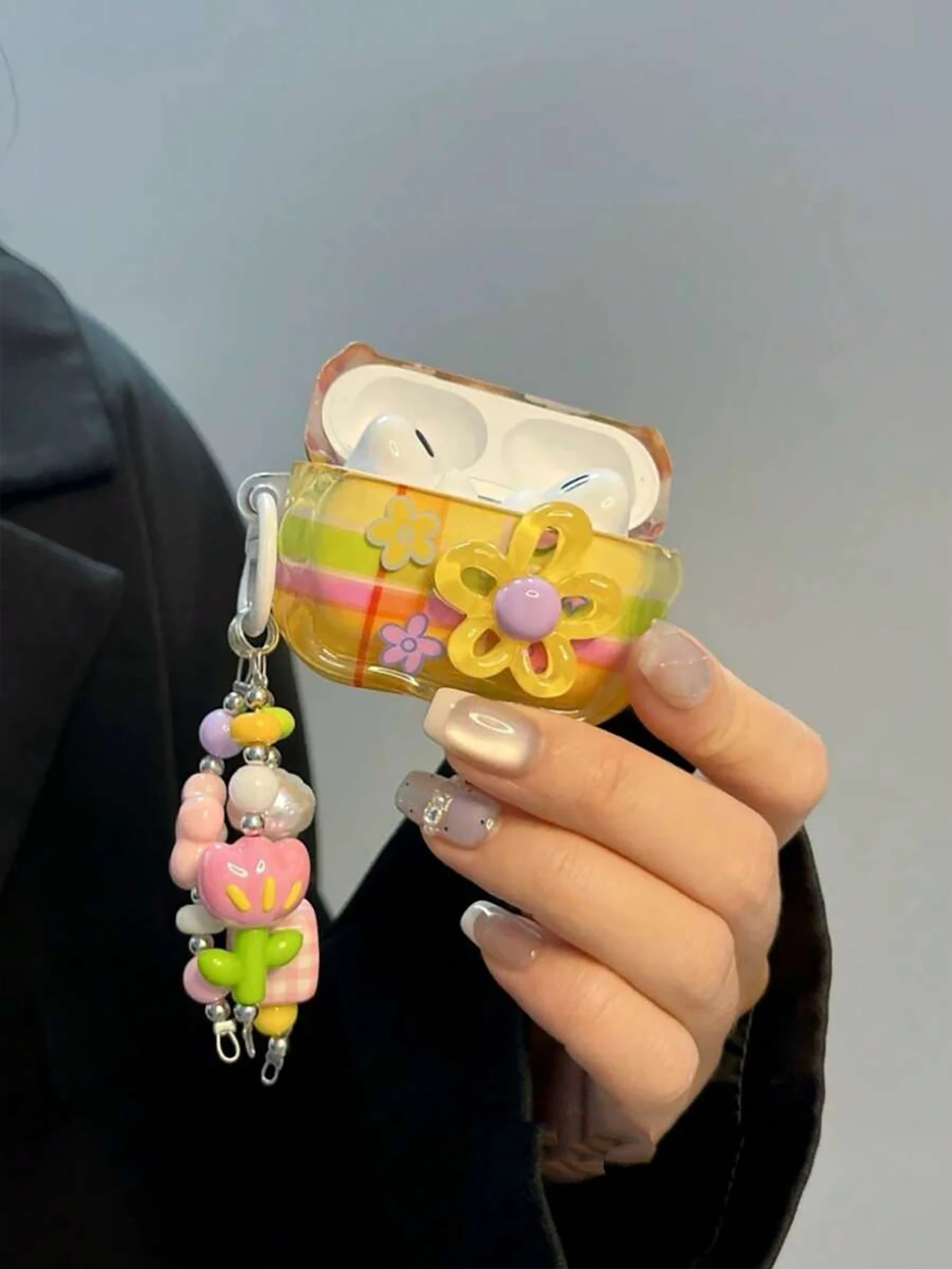 Funda AirPods Pro con diseño floral 3D – Estuche para auriculares mujer - imagen 3
