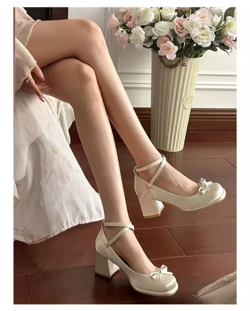 Vista lateral del tacón estilizado