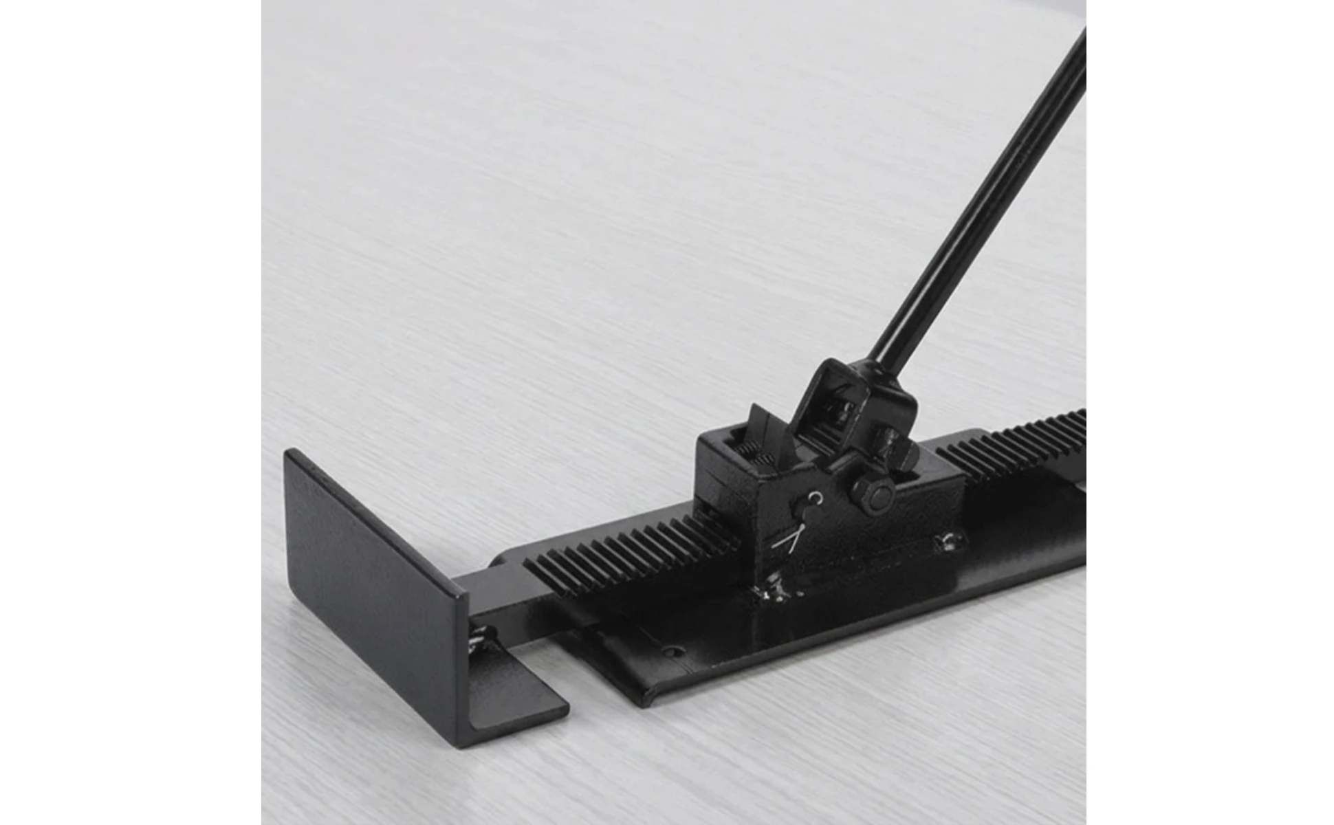 Base plana con soporte vertical de la abrazadera para suelos