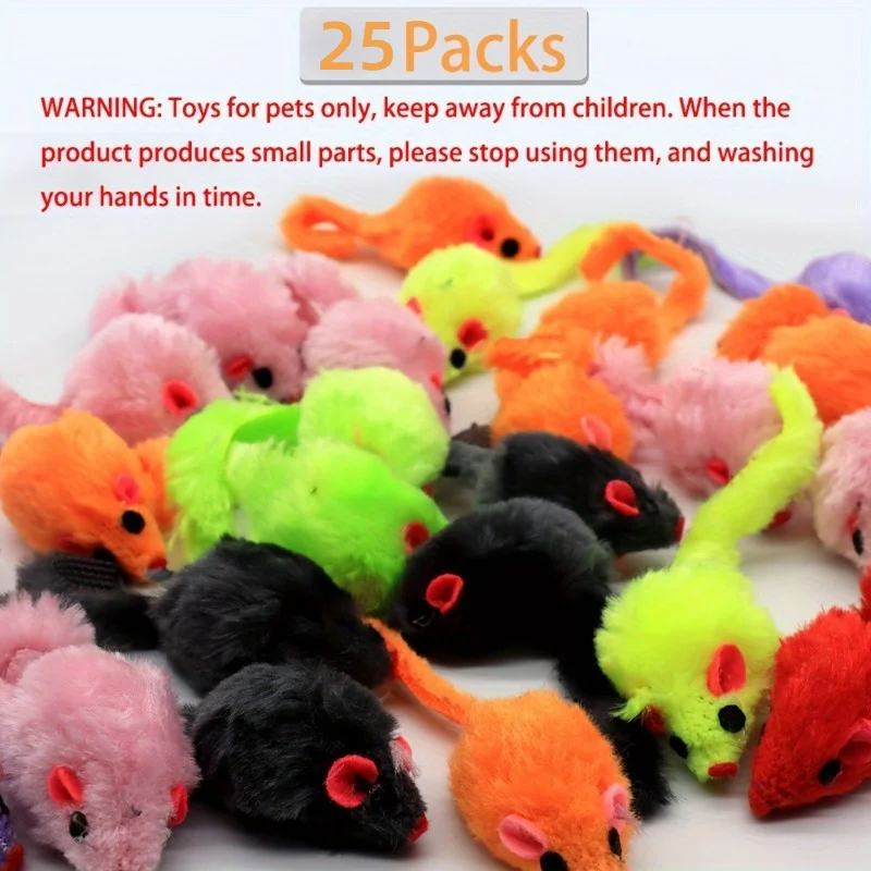 Grupo de ratones de peluche en diferentes colores