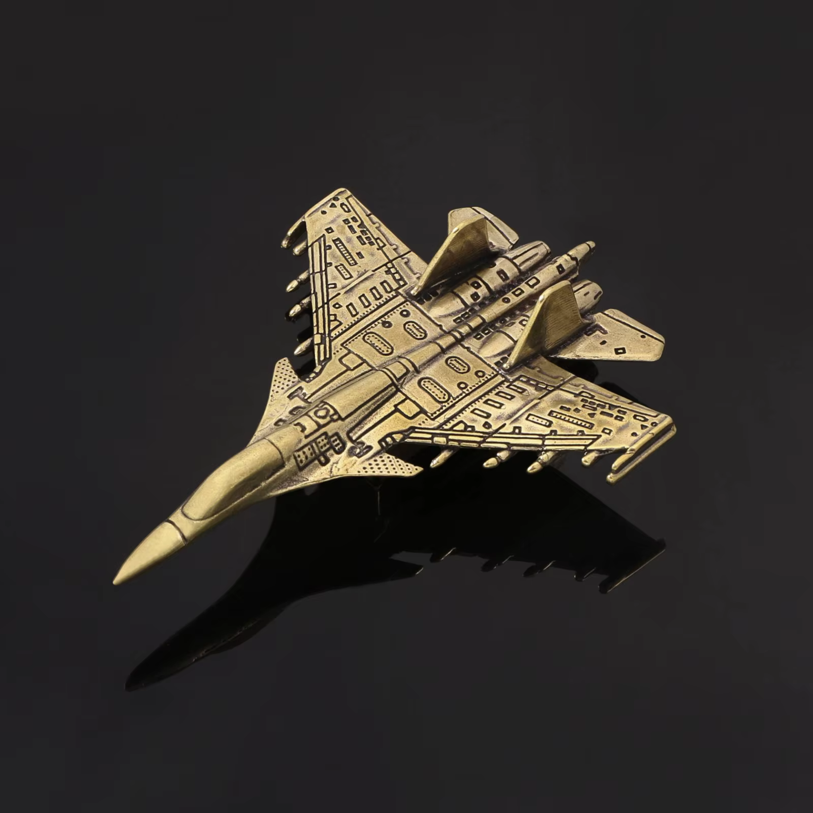 Figura decorativa latón vintage con forma de avión para gatos y perros - imagen 2