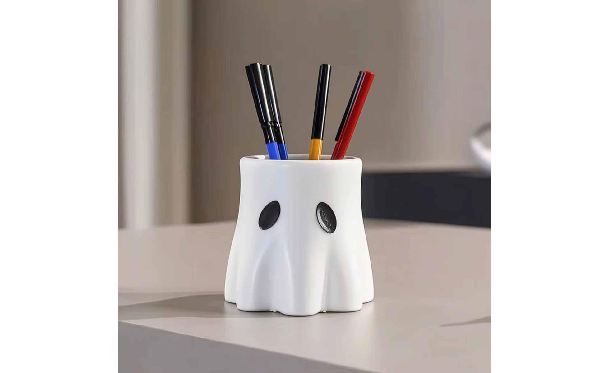 Macetero fantasma en ambiente doméstico