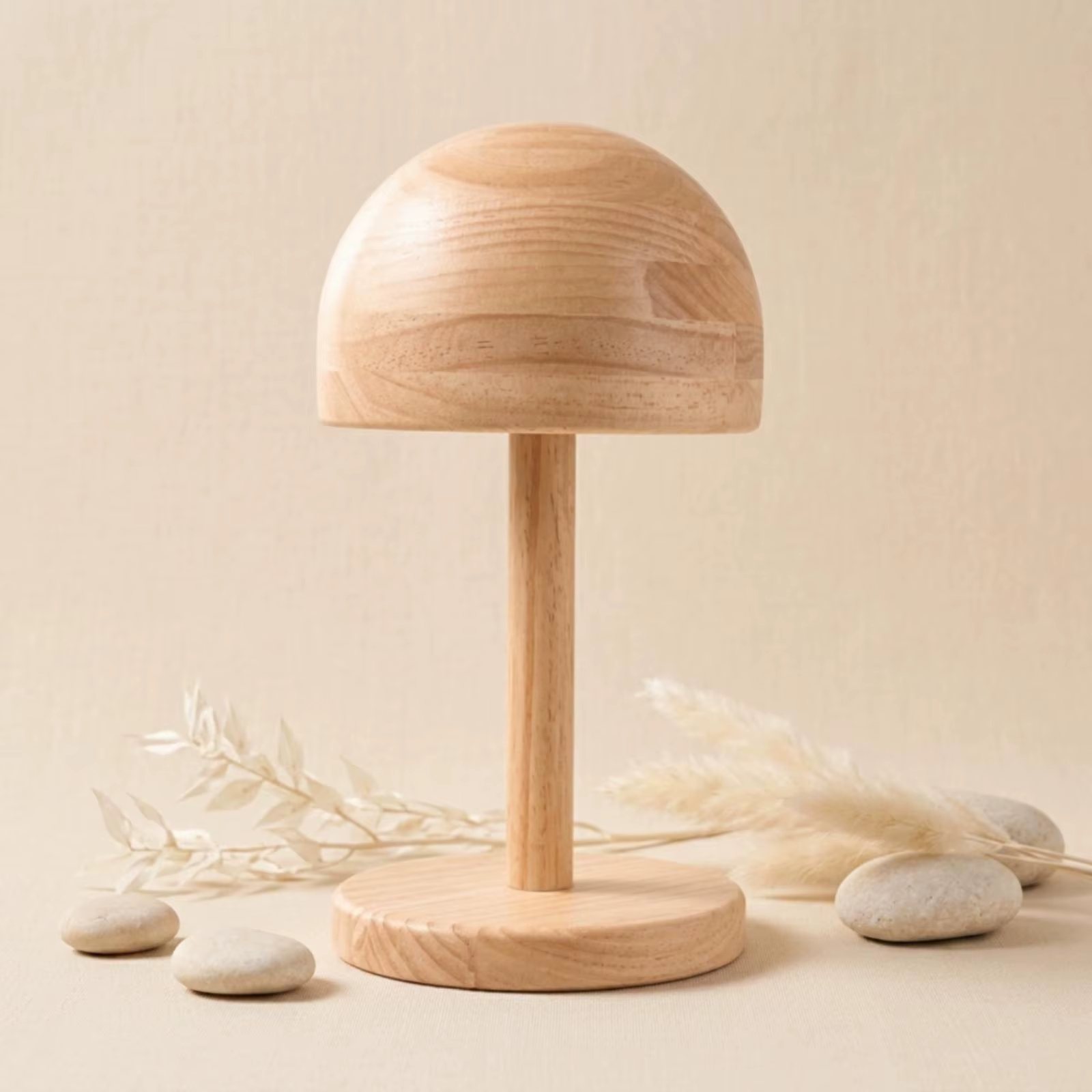Soporte Exhibidor Madera con Cúpula para Sombreros – Base Redonda Estable