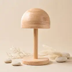 Soporte Exhibidor Madera con Cúpula para Sombreros – Base Redonda Estable