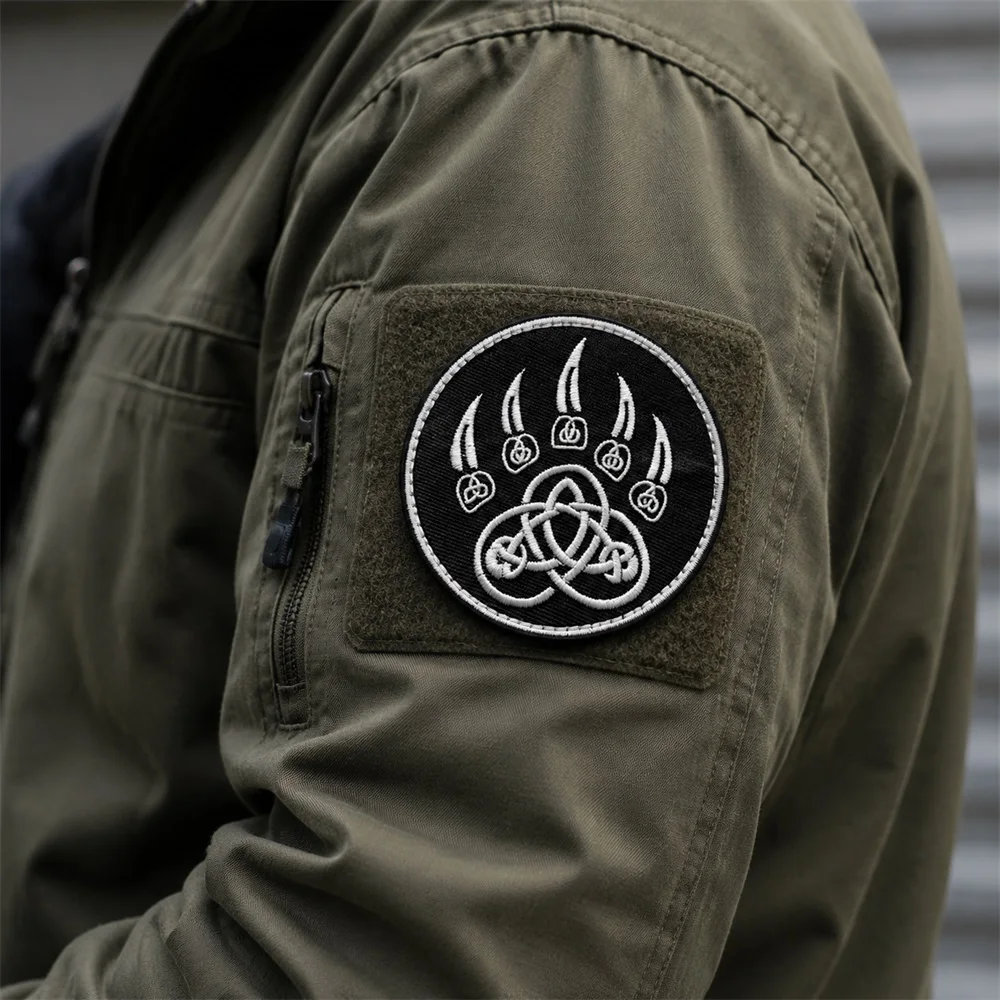 Parche Táctico Pata de Lobo Vikingo – Insignia Bordada con Velcro - imagen 3