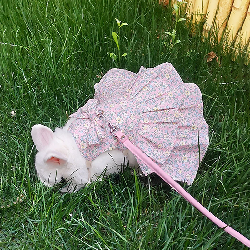 Detalle del arnés ajustable integrado en el vestido