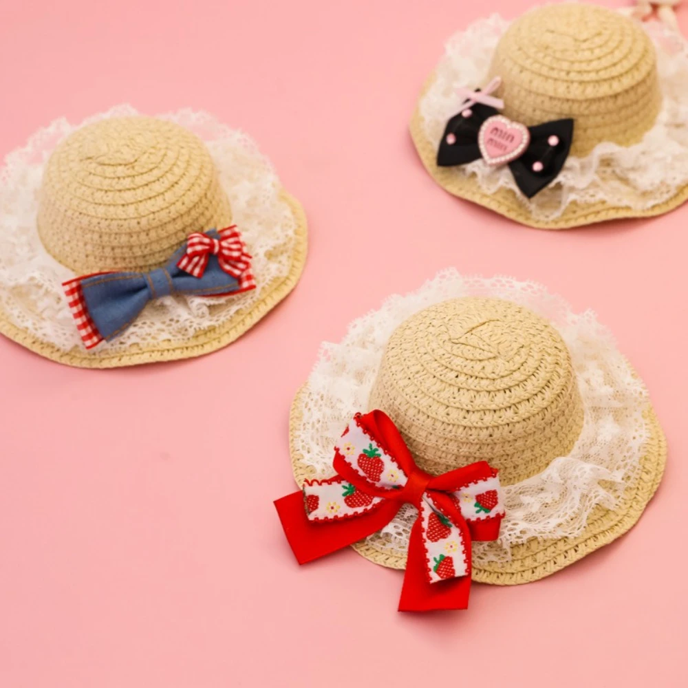 Sombrero de paja con diseño de fresa para gato
