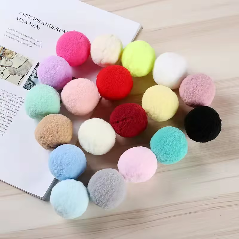 Mini pompones y pelotas de felpa