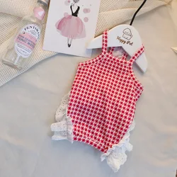 Ropa para perros: chaleco a cuadros y pijama de cachorros