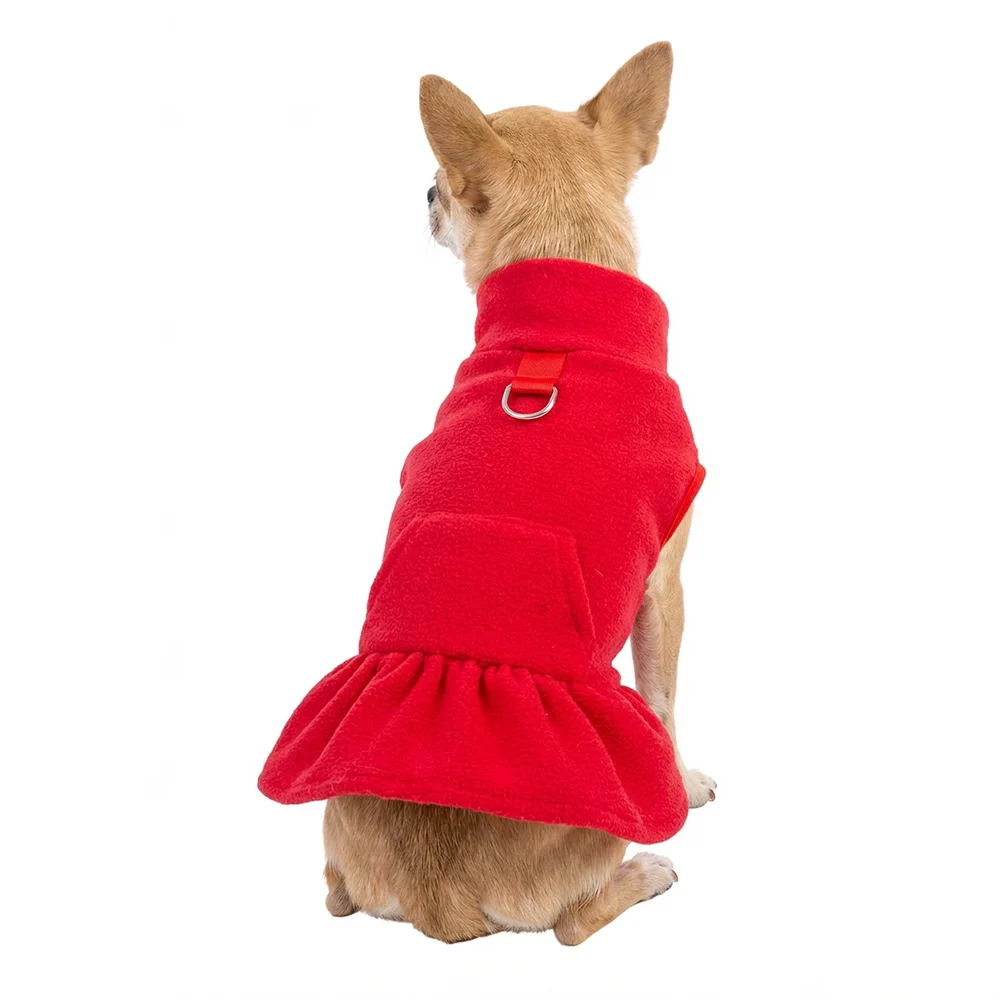Chaleco para perro pequeño en uso durante paseo