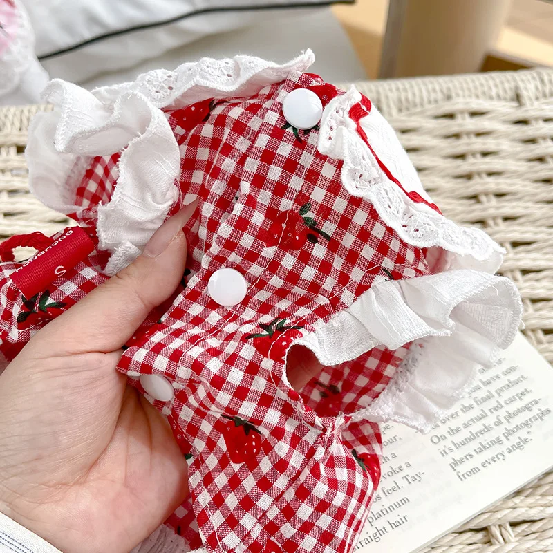 Vestido a cuadros con fresas para perros, ropa primavera-verano - imagen 2