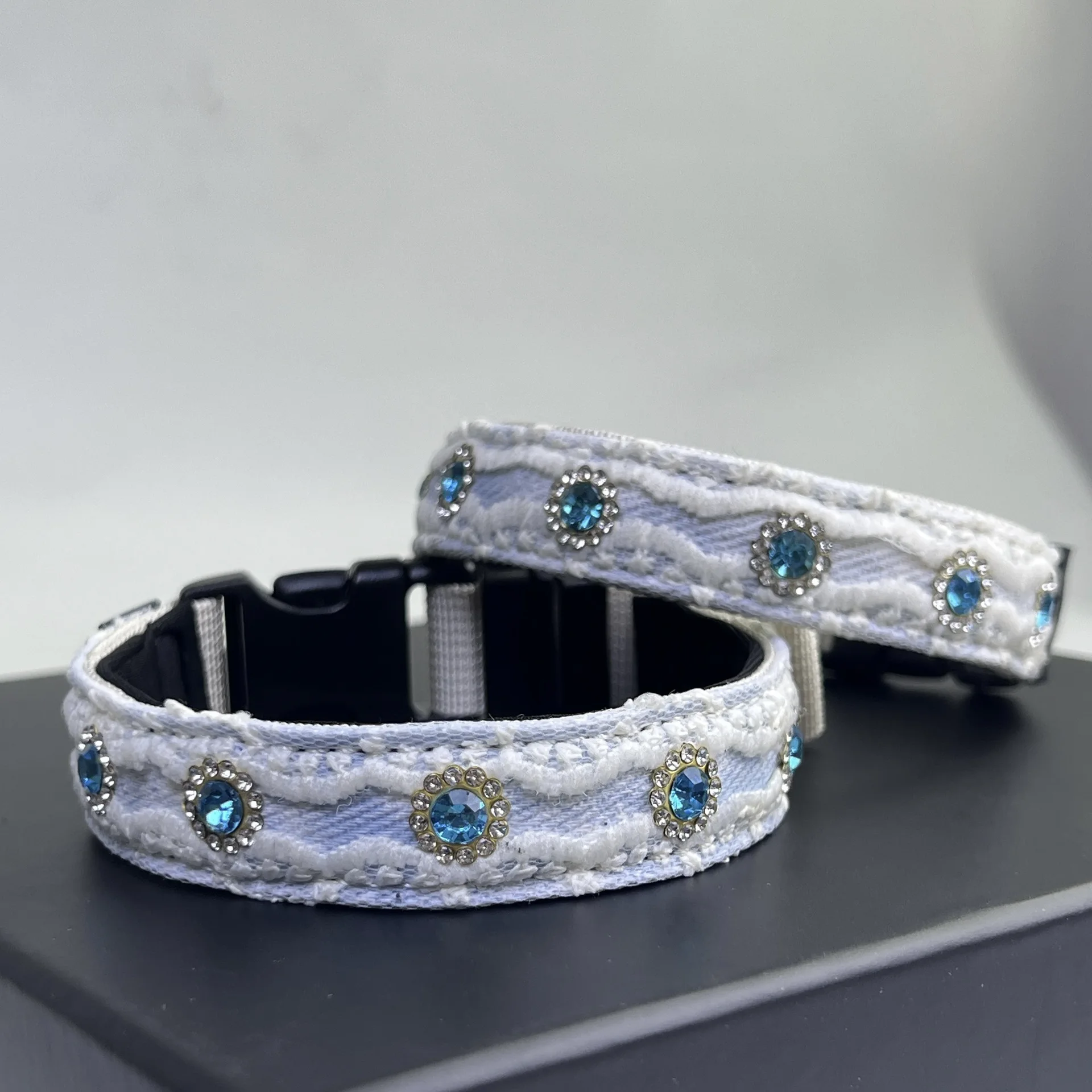 Collar perro con encaje y pedrería – Ajustable y resistente - imagen 5