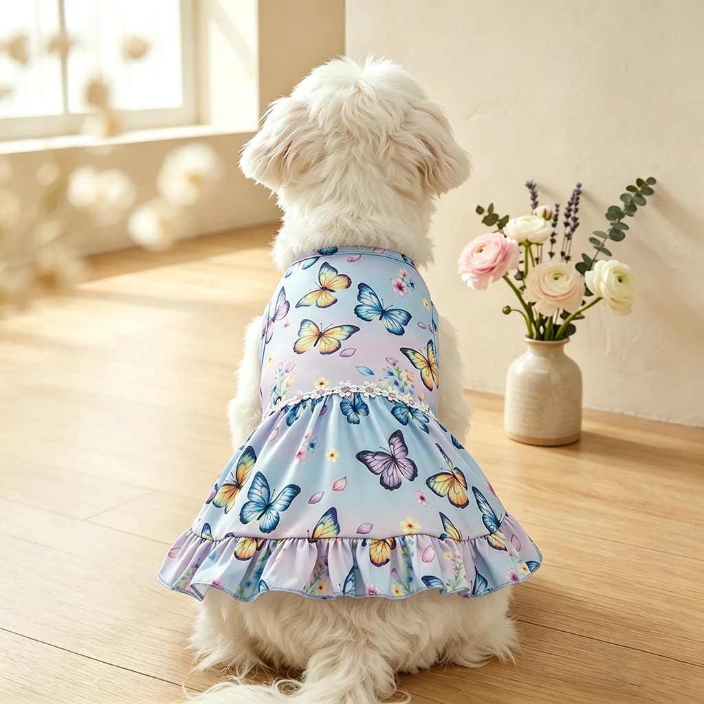 Vestido para perros frontal mostrando el estampado de mariposas