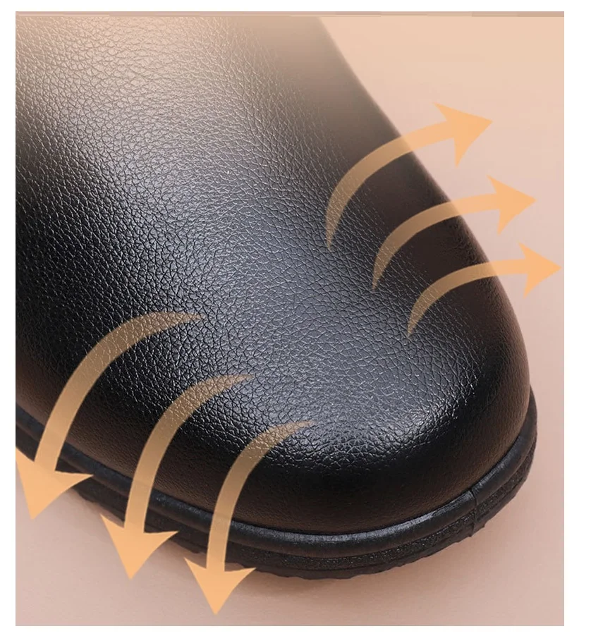 Vista superior de botas de cuña con detalle del forro de piel visible
