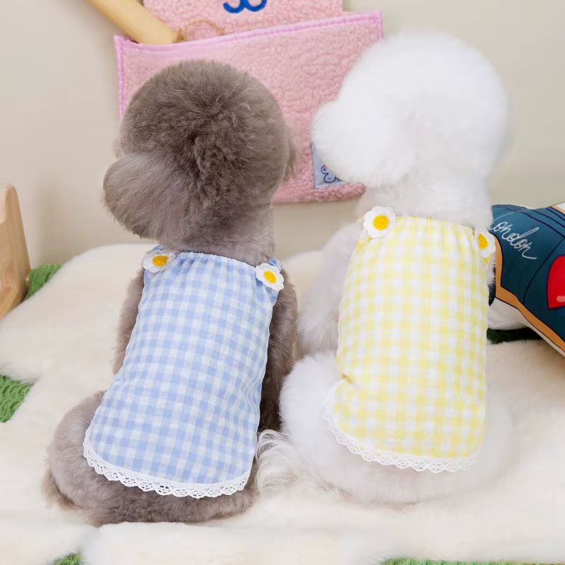 Vestido de verano estampado con margaritas para perros y gatos