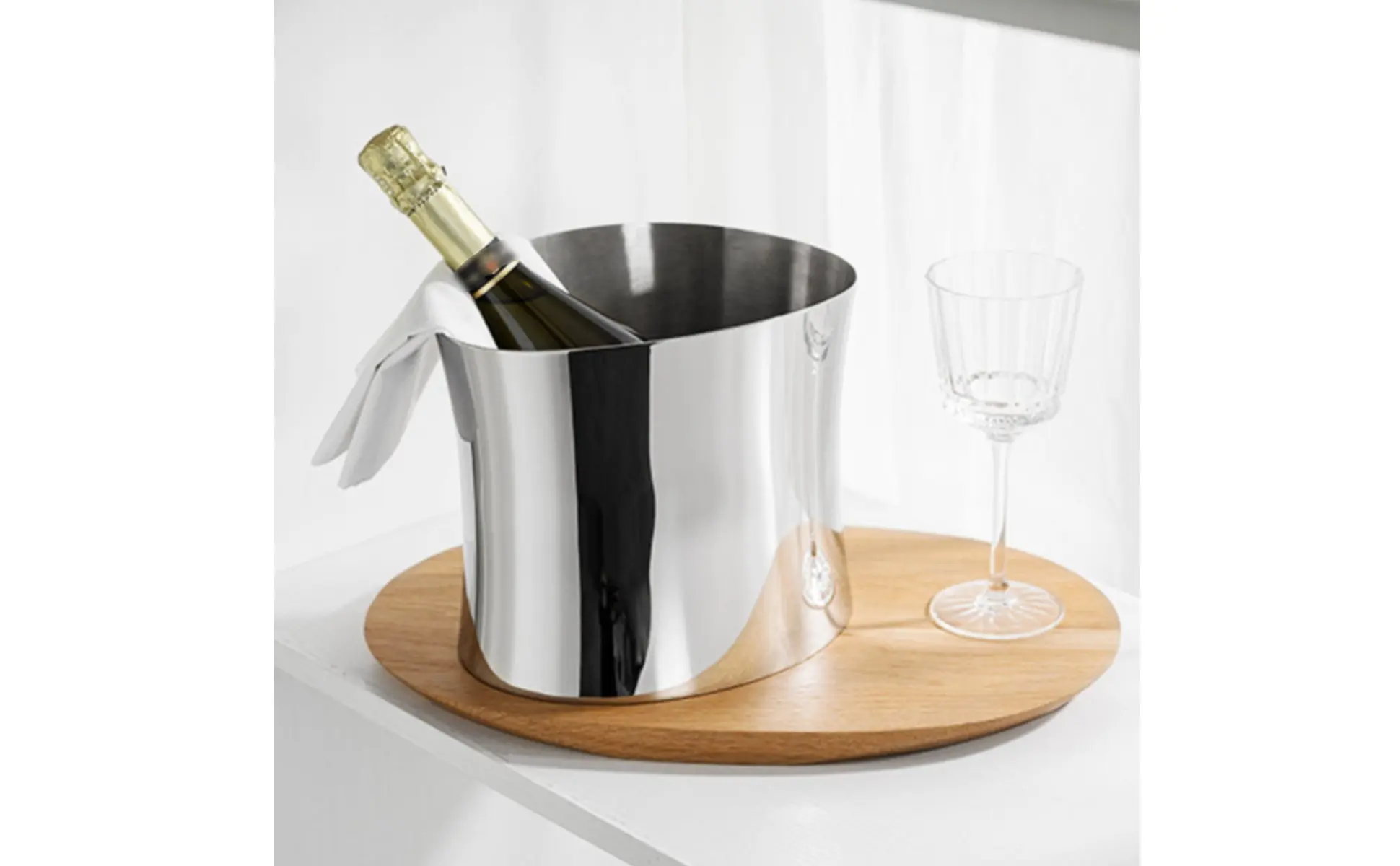 Contenedor de hielo de acero inoxidable con acabado lujoso
