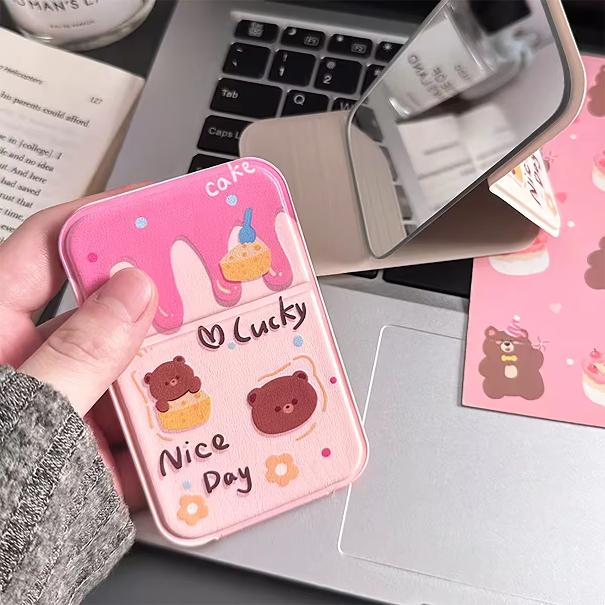 Espejo de maquillaje plegable portátil con diseño de oso de queso - imagen 5