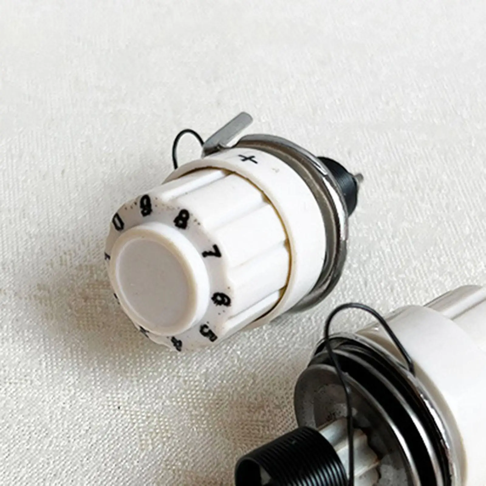 Regulador de tensión metálico universal para máquina de coser - imagen 4