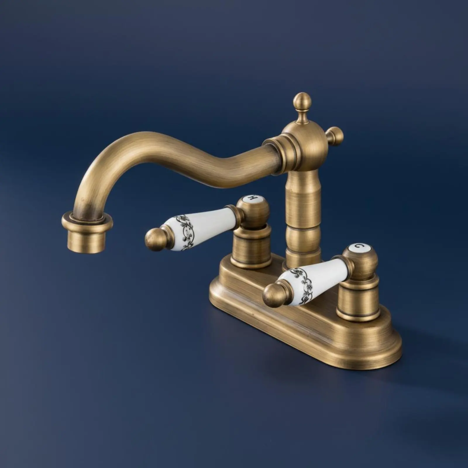Grifo lavabo doble de bronce vintage con dos mandos para baño - imagen 3