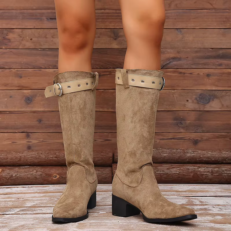 Botas altas de mujer con tacón ancho, punta fina y hebilla - imagen 2