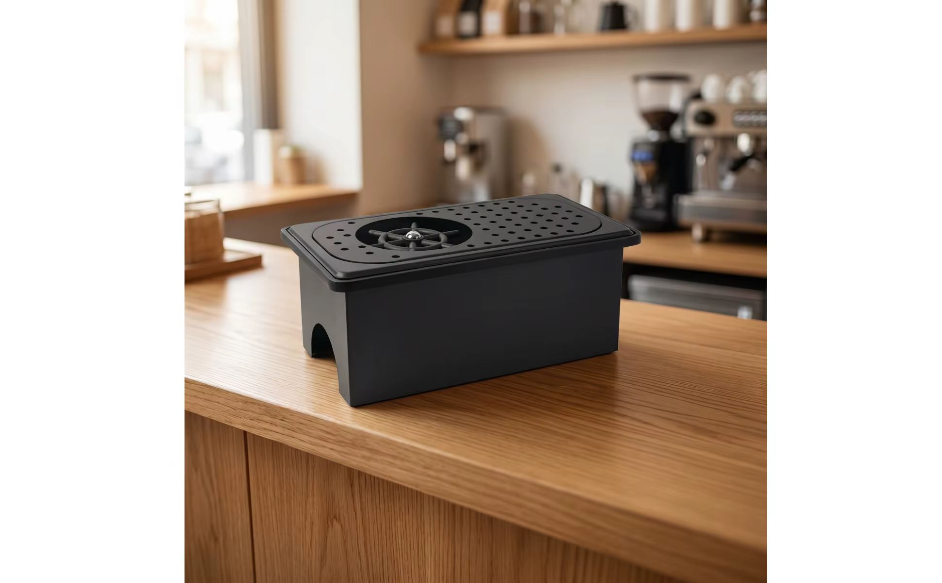 Plataforma superior que recoge el agua en una caja profunda