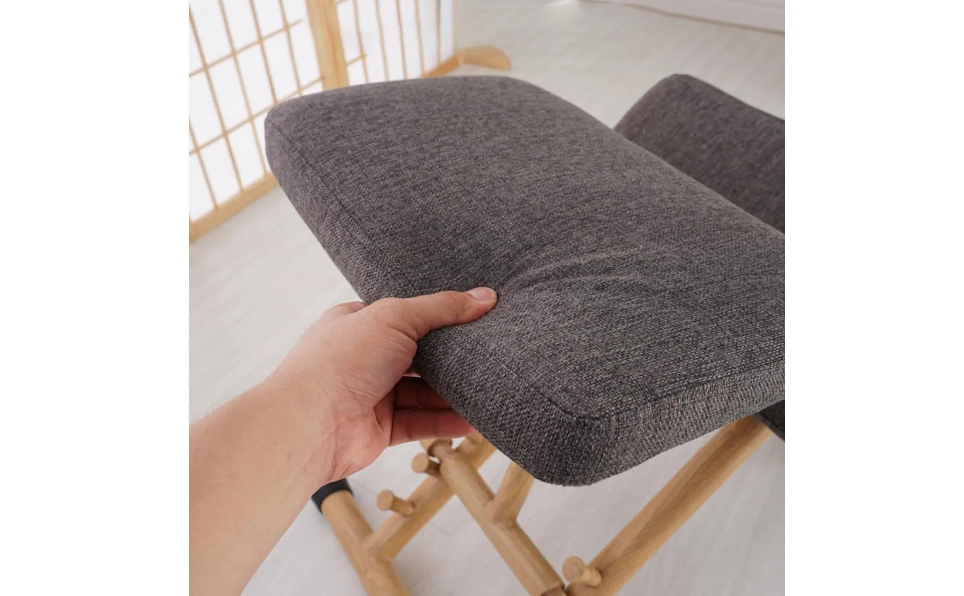 Silla plegada para fácil almacenamiento