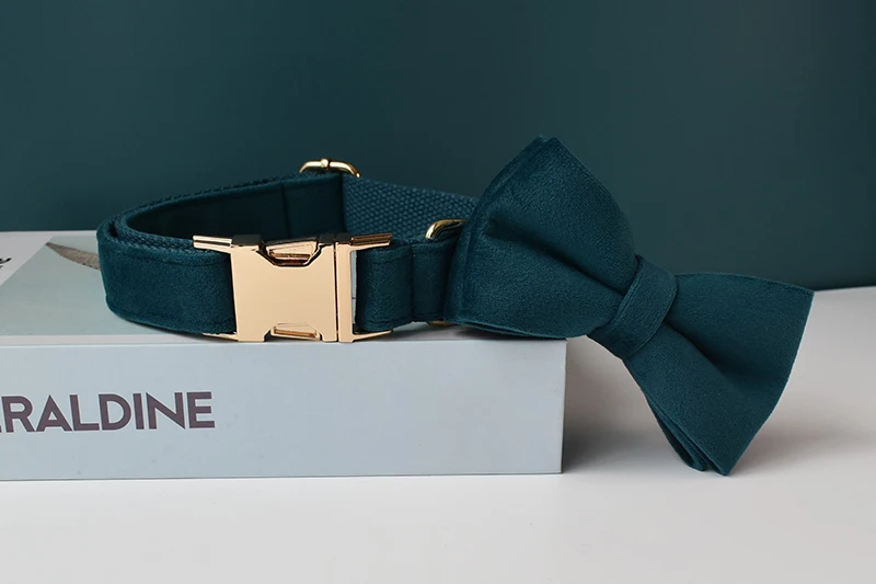 Collar de terciopelo en uso