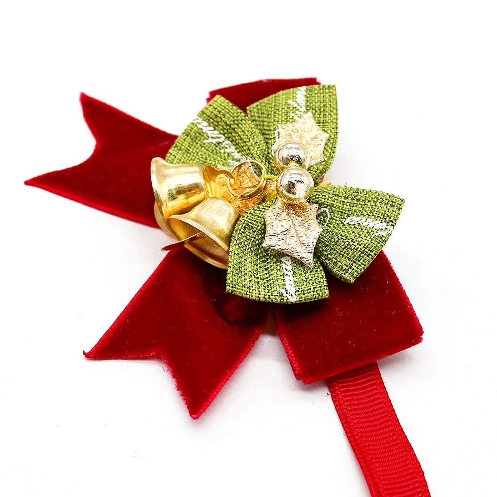 Pajarita verde y blanca con diseño festivo