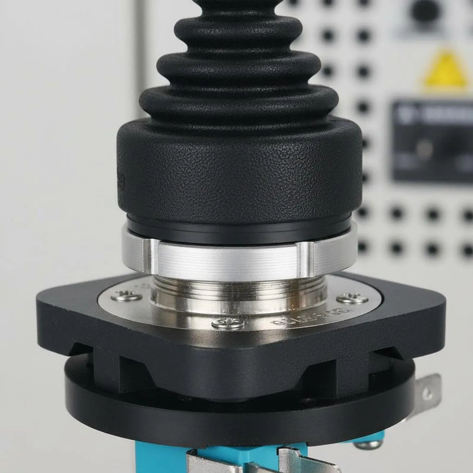 Joystick metálico industrial con sensor de efecto Hall - imagen 4