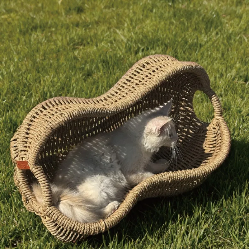 Cama para gato de ratan en forma de cacahuete con cojín lavable