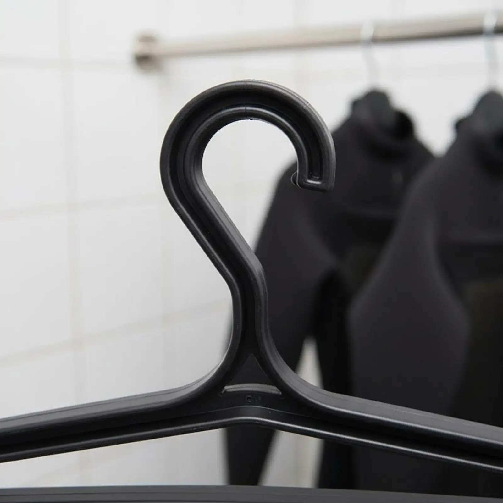 Colgador reforzado para traje de neopreno, buceo y surf - imagen 5