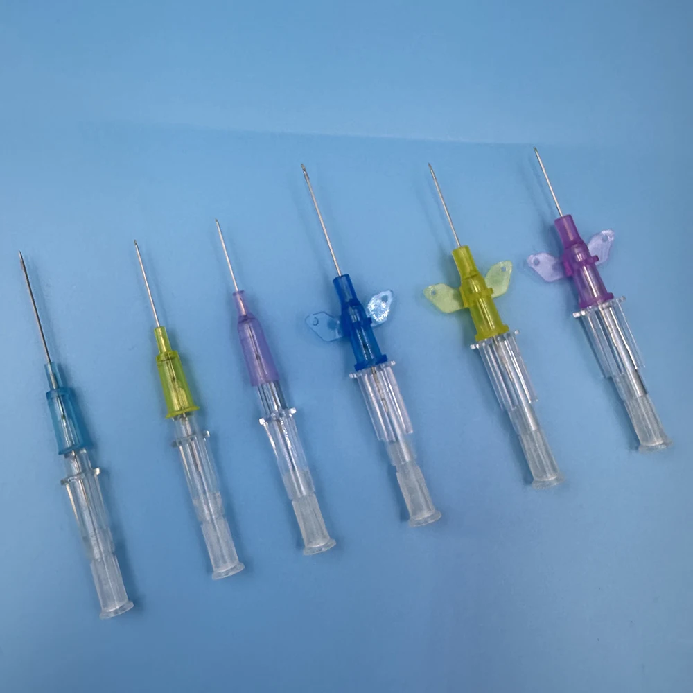 Cánula IV con alas y tapa de heparina tamaño 22G