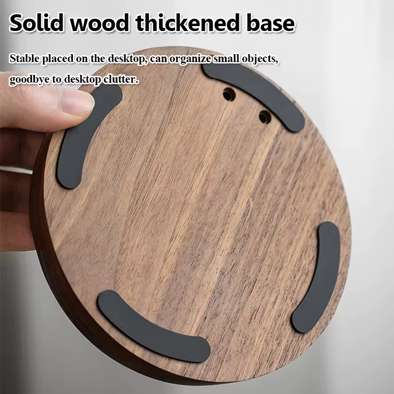 Soporte para auriculares presentado sobre un escritorio
