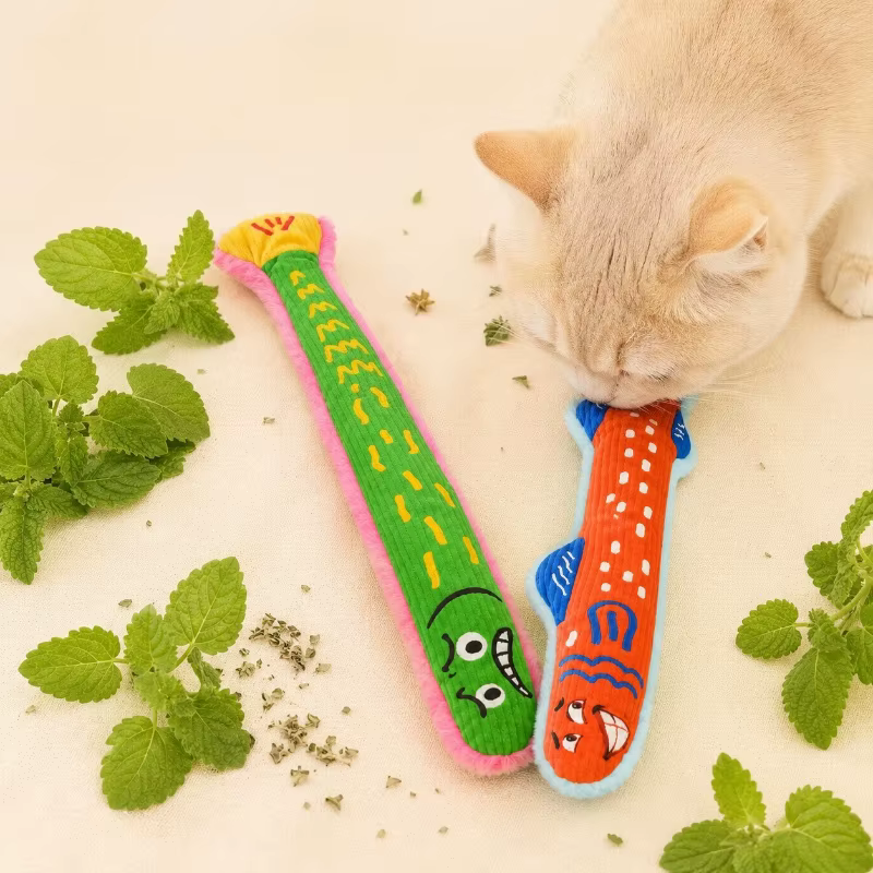 Juguete interactivo de pez peluche con hierba gatera para gatos - imagen 2