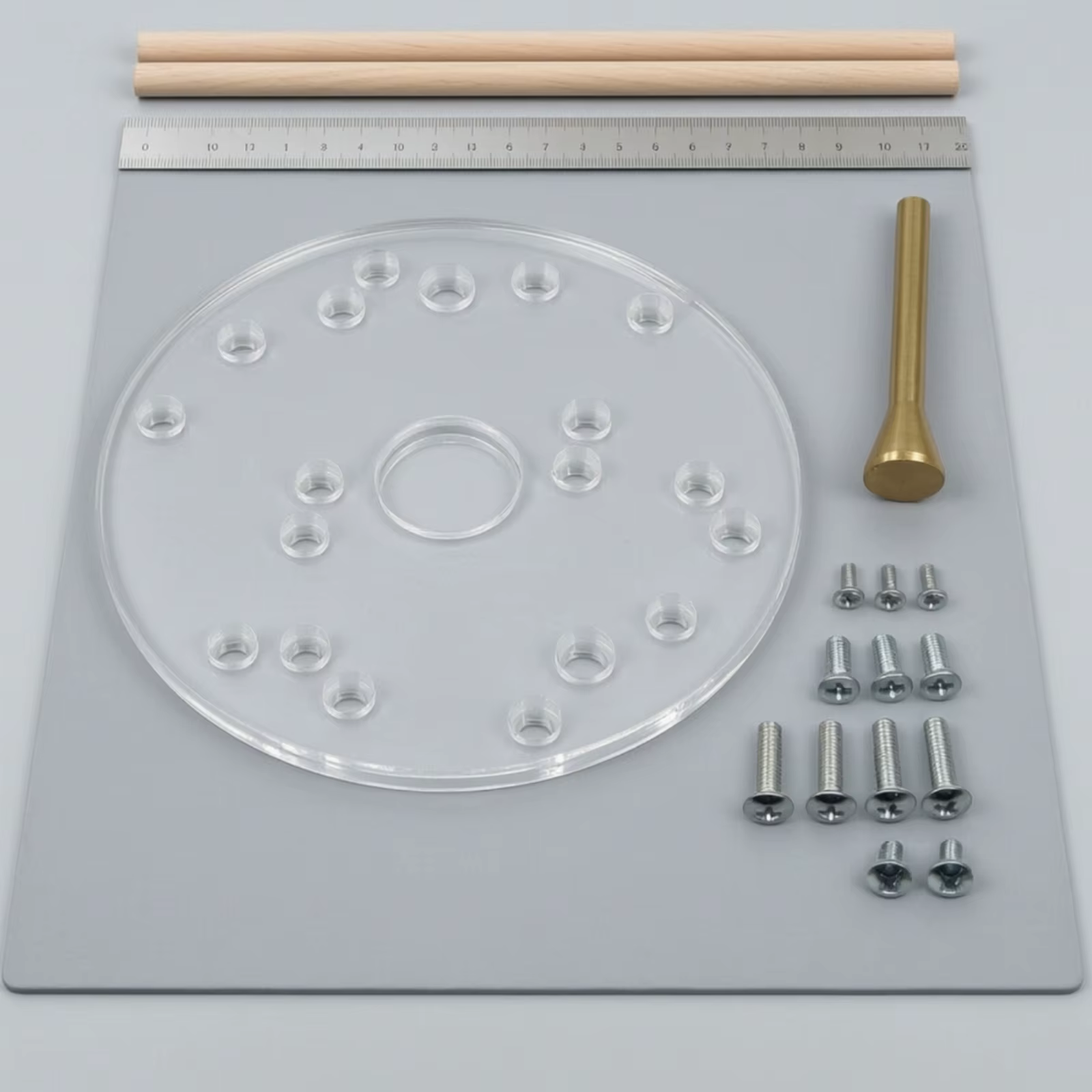 Placa base router acrílica preperforada con guía para carpintería - imagen 3