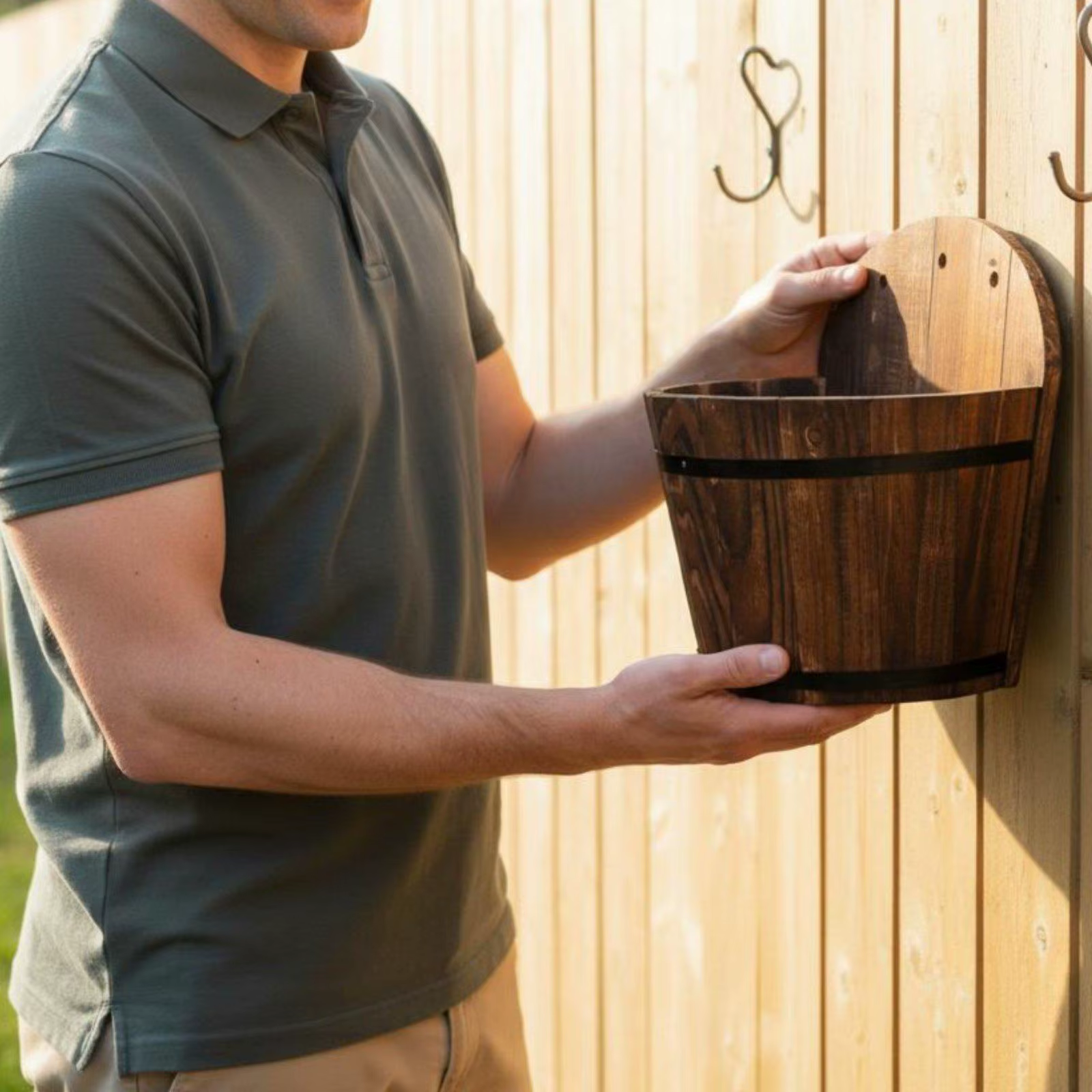 Maceta colgante madera medio barril para hierba gatera – Interior - imagen 3