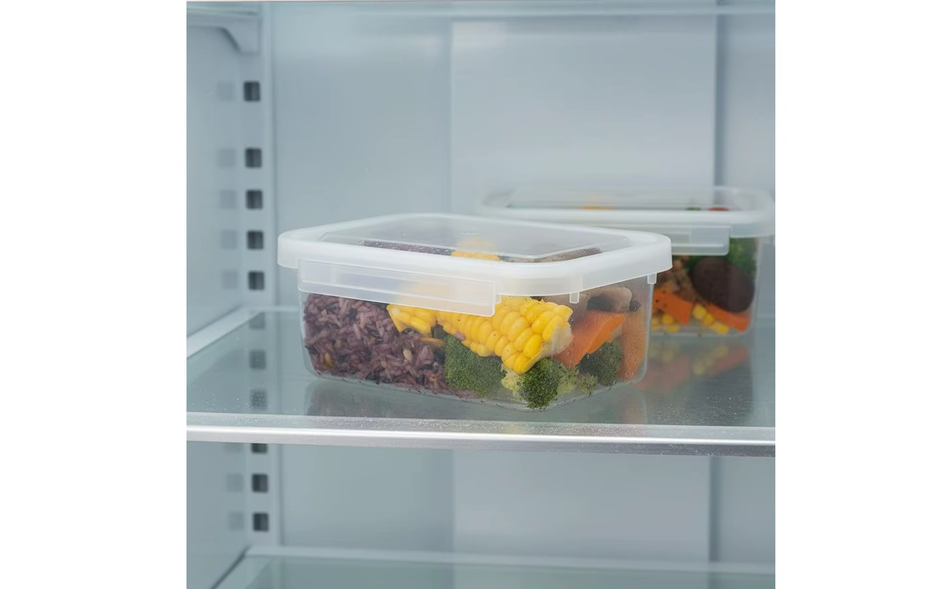 Recipientes de almacenamiento transparentes con alimento para mascotas