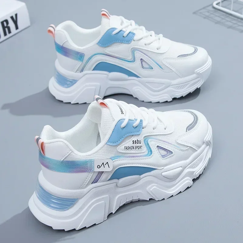 Zapatillas deportivas verdes con look urbano