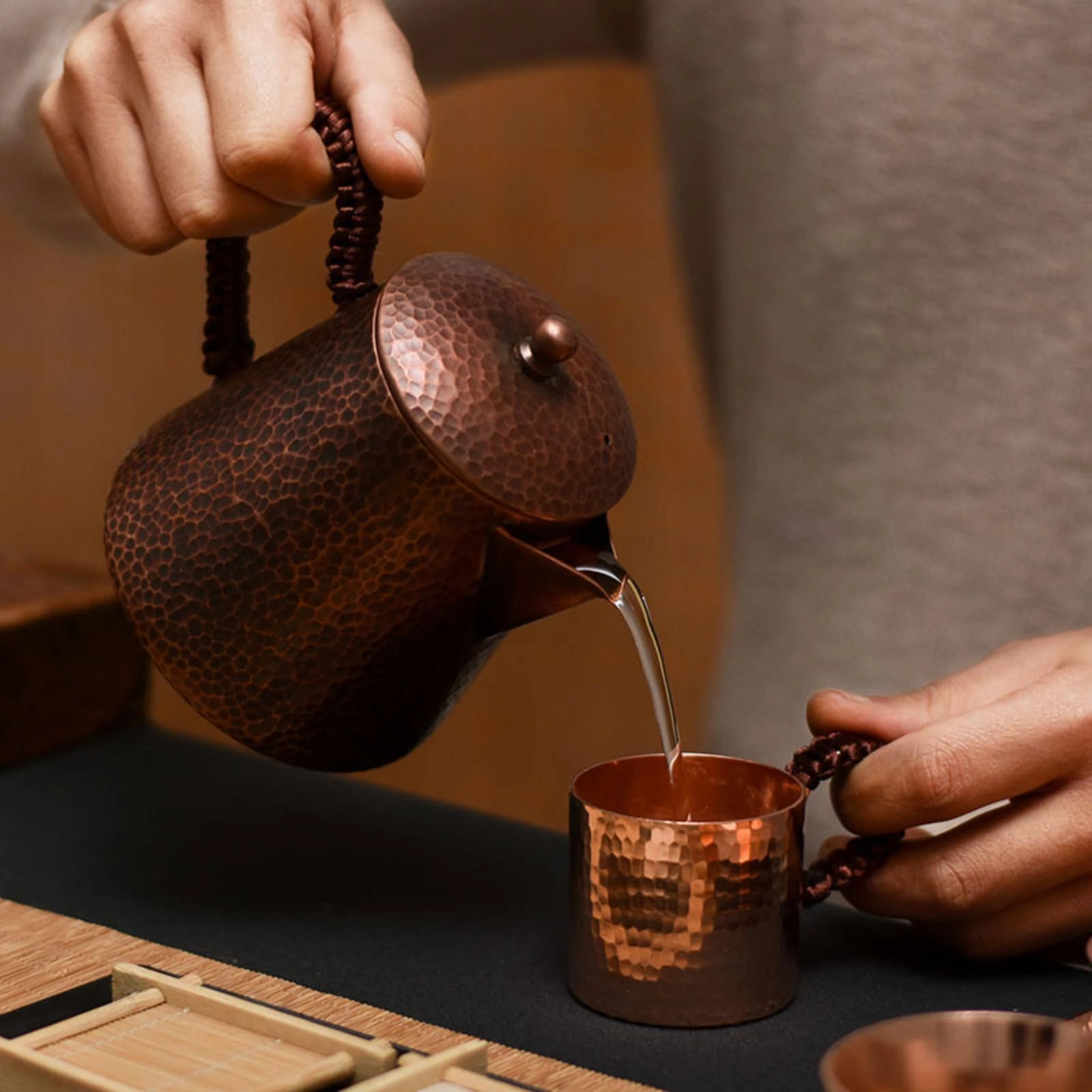 Tetera de Cobre Vintage Martillado con Boquilla y Asa - imagen 2