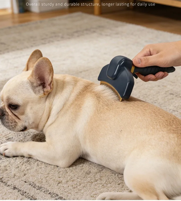 Cepillo para mascotas en uso práctico