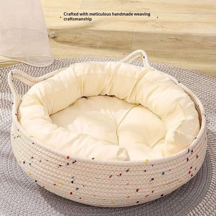 Cama y rascador para gatos de ratán blanco, con diseño integrado