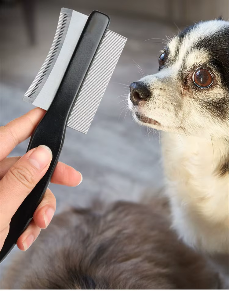 Cepillo doble cara para mascotas visto de perfil