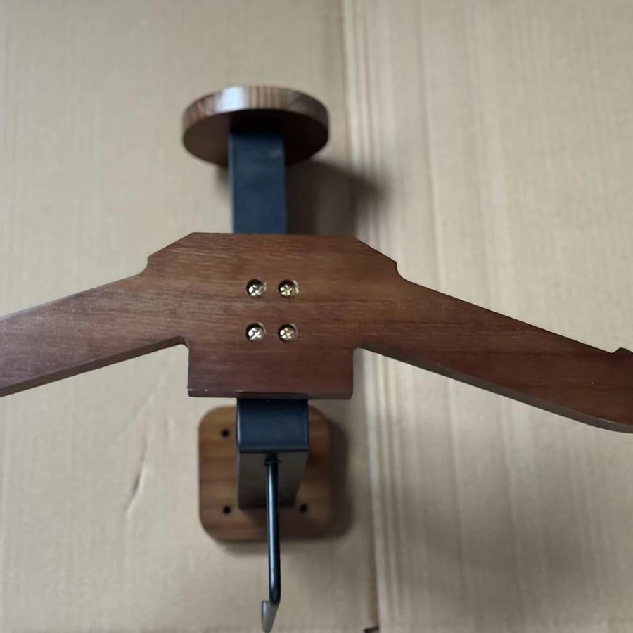 Soporte de pared con ganchos de acero inoxidable y plataforma