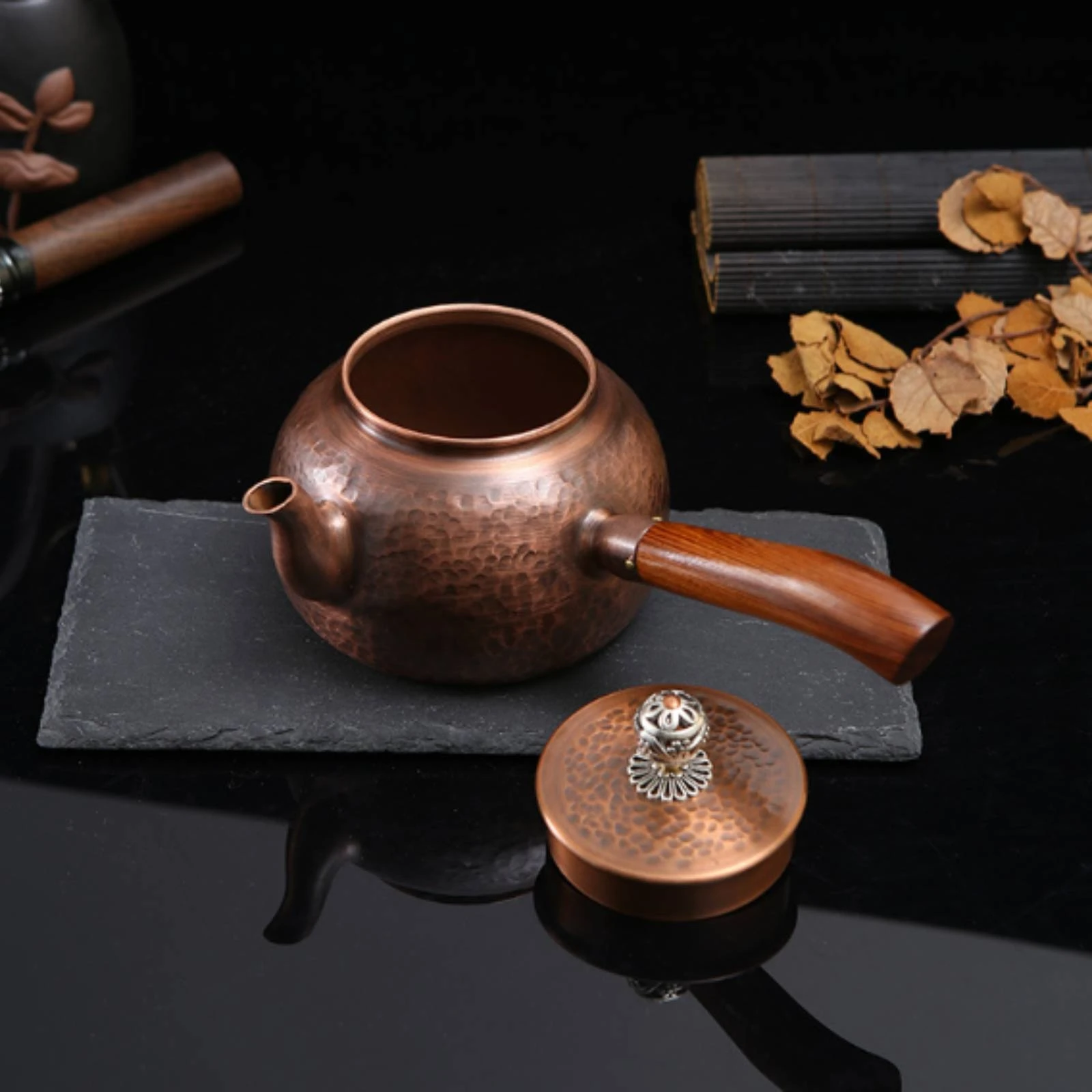 Tetera de Cobre Martillado con Asa de Madera – Estilo Vintage