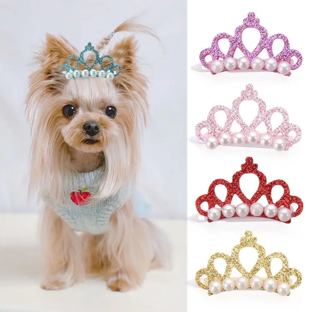 Lazo con corona de perlas en color rosa para perros pequeños