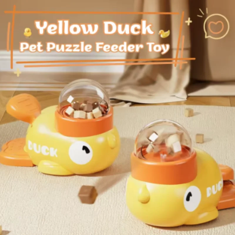 Uso práctico del dispensador interactivo de golosinas para gatos con forma de pato amarillo