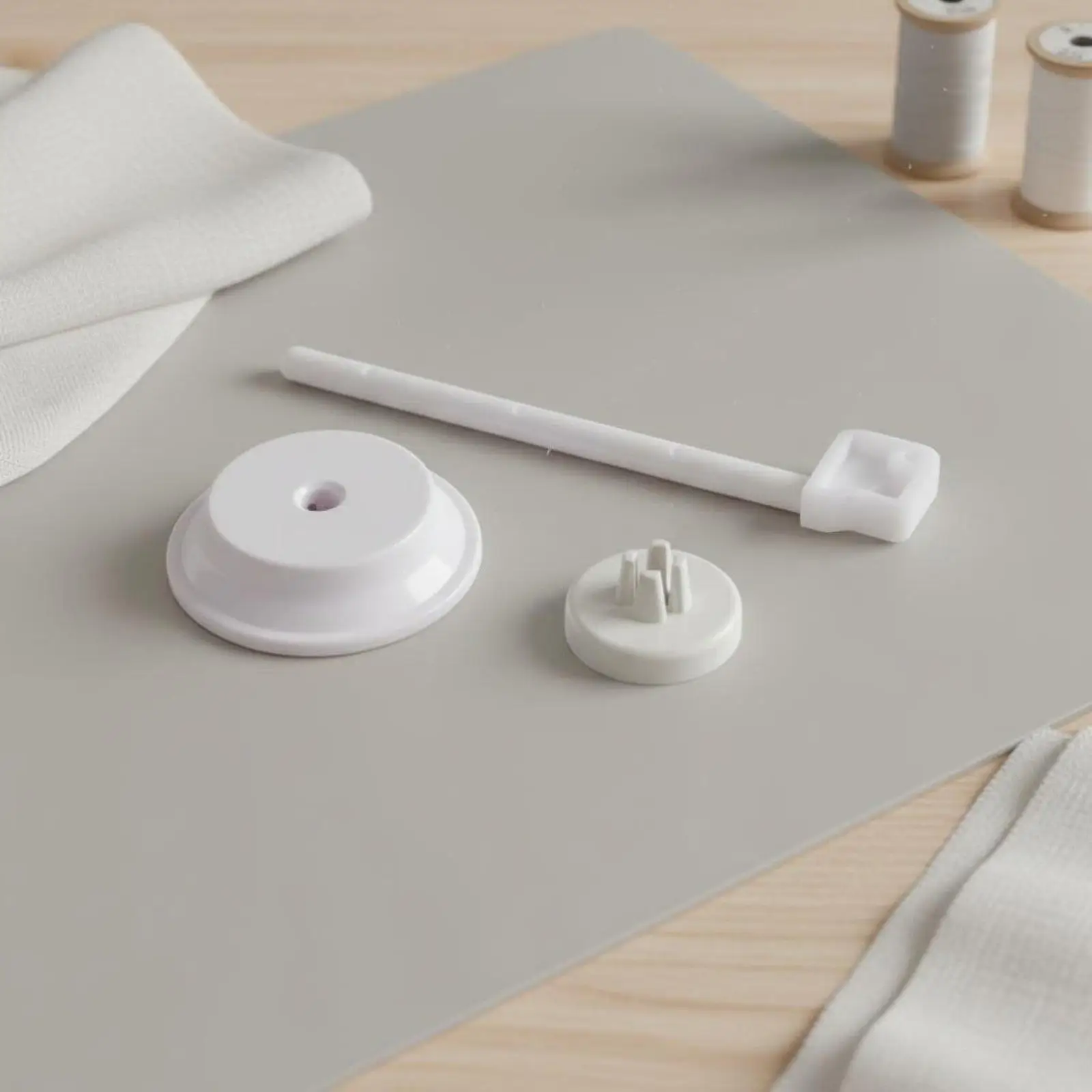 Soporte Bobinas Máquina Coser – Accesorio Multiusos para Hilos - imagen 5